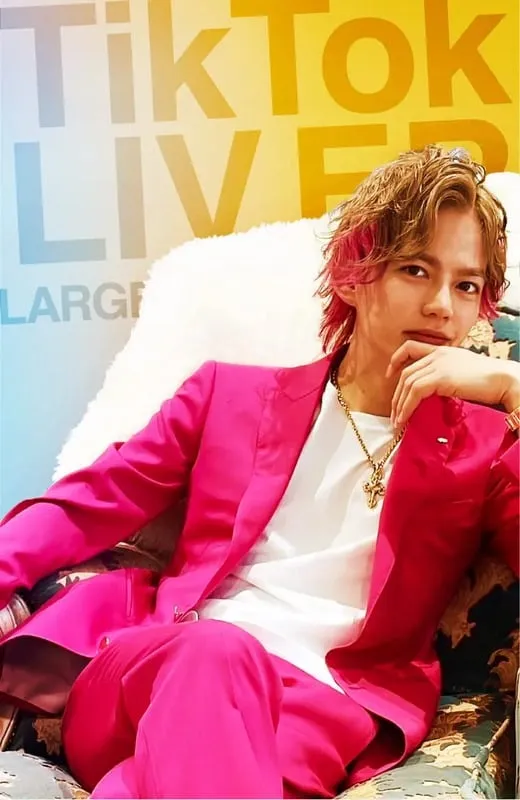 TikTok Live Streamer